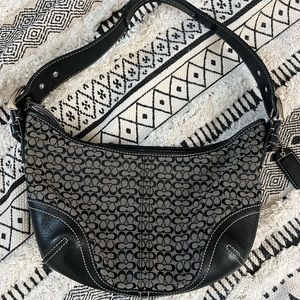 Coach Signature - small hobo shoulder bag EUC
